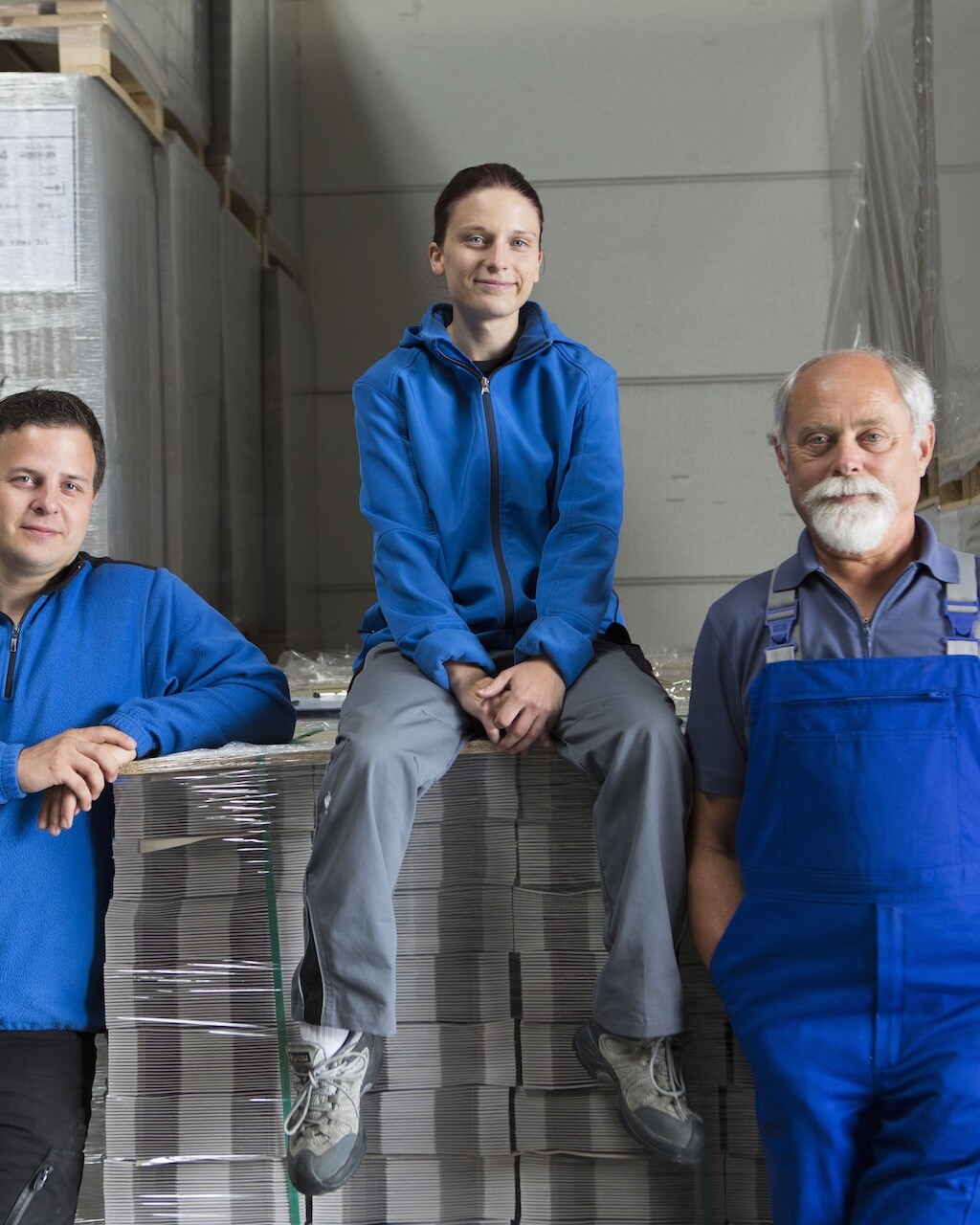 WhatzIndustry - portrait of team of factory workers 2025 04 04 21 11 39 utc uai